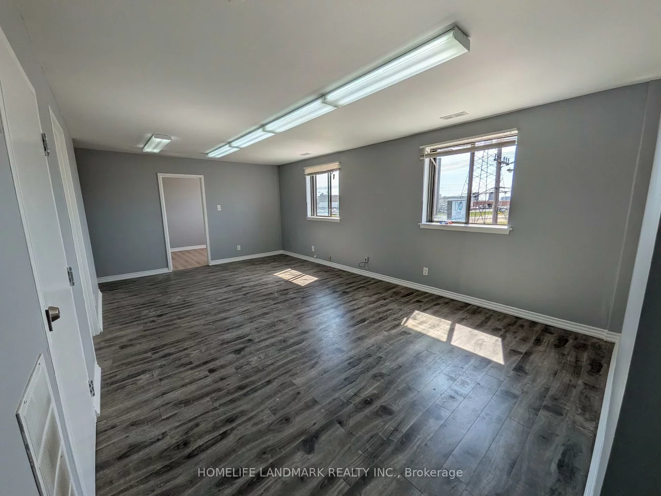 100, Rexdale, Rexdale-Kipling, Toronto