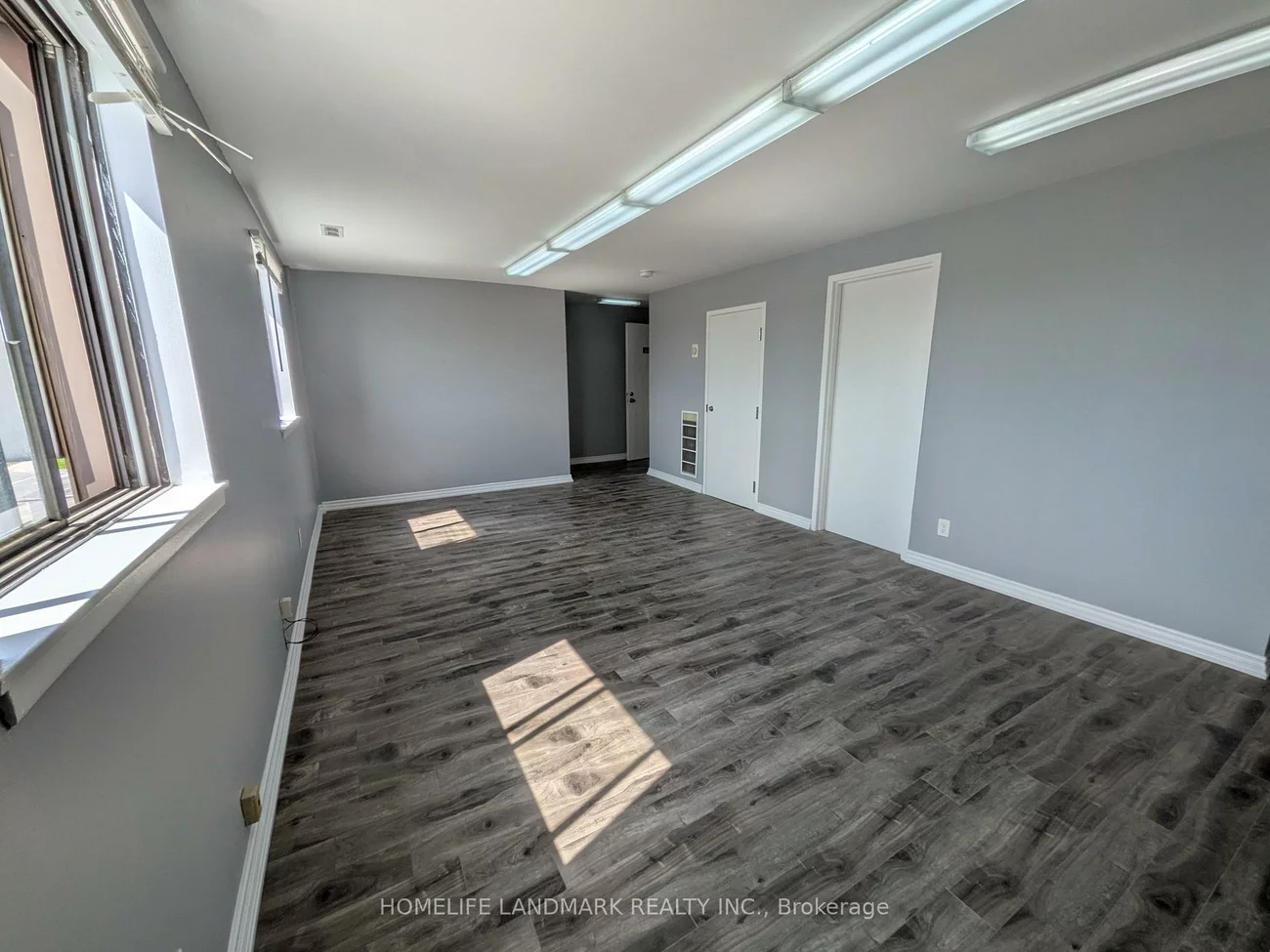 100, Rexdale, Rexdale-Kipling, Toronto