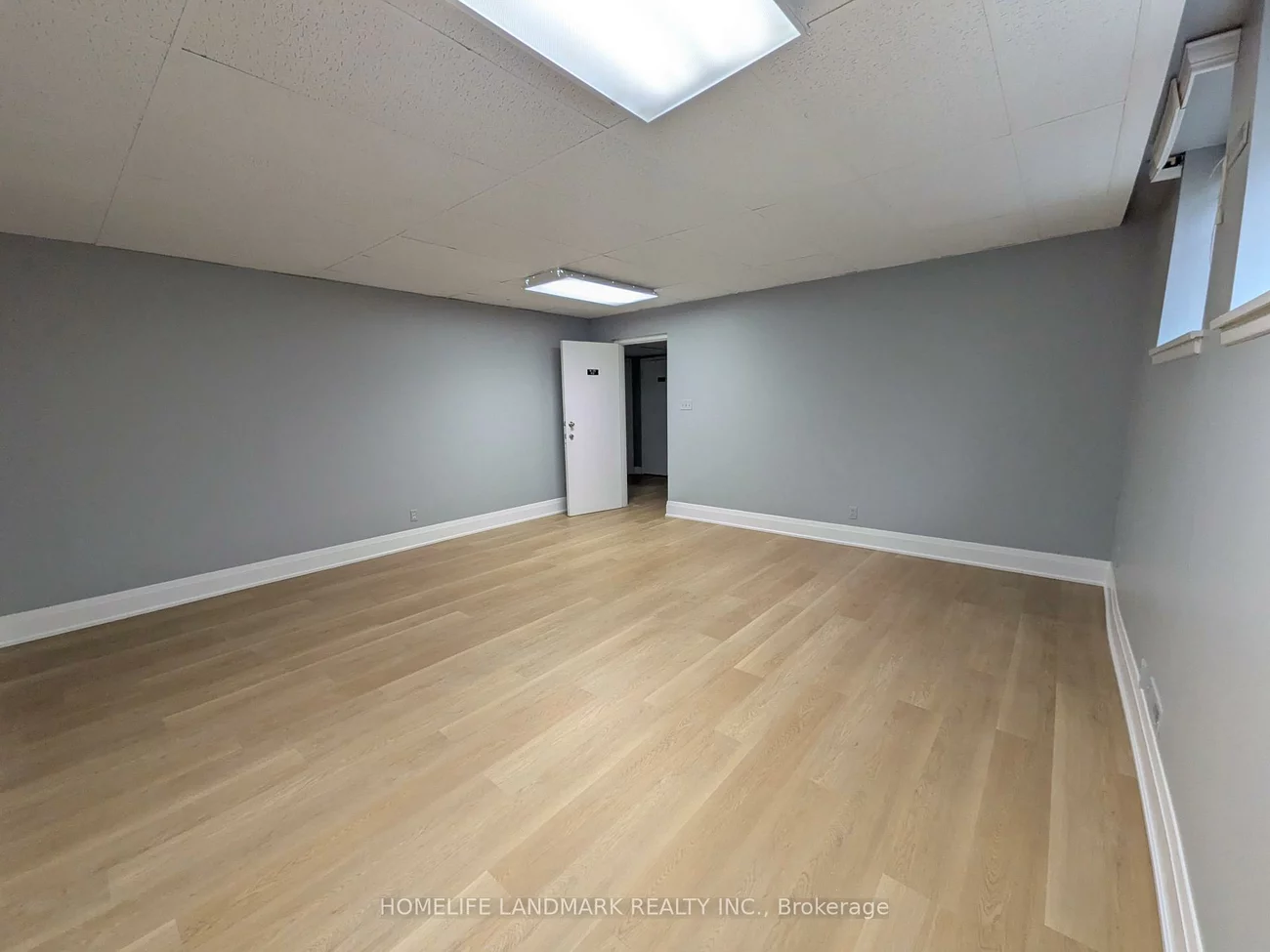100, Rexdale, Rexdale-Kipling, Toronto