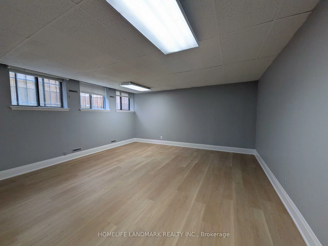 100, Rexdale, Rexdale-Kipling, Toronto