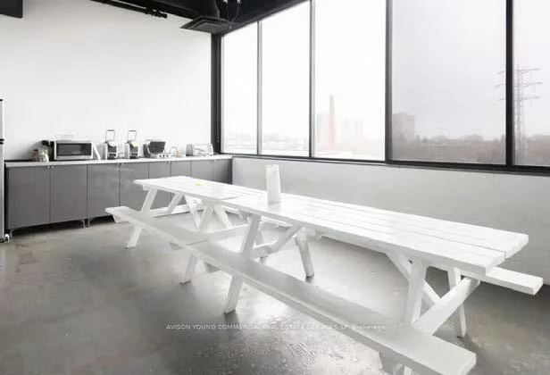 670, Caledonia, Briar Hill-Belgravia, Toronto