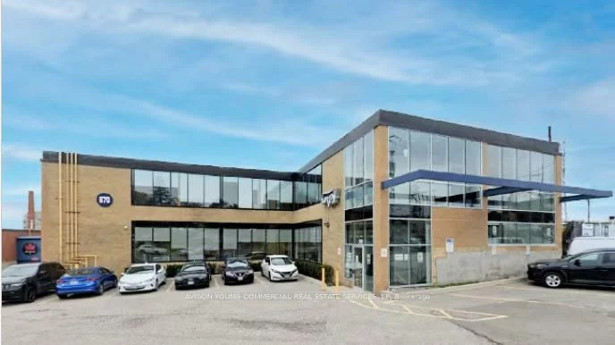 670, Caledonia, Briar Hill-Belgravia, Toronto