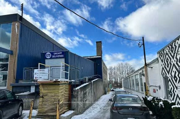 670, Caledonia, Briar Hill-Belgravia, Toronto