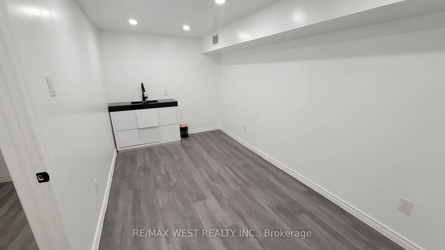 3810, Bloor, Islington-City Centre West, Toronto