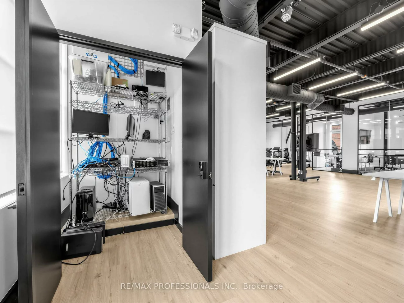 70, Jutland, Islington-City Centre West, Toronto