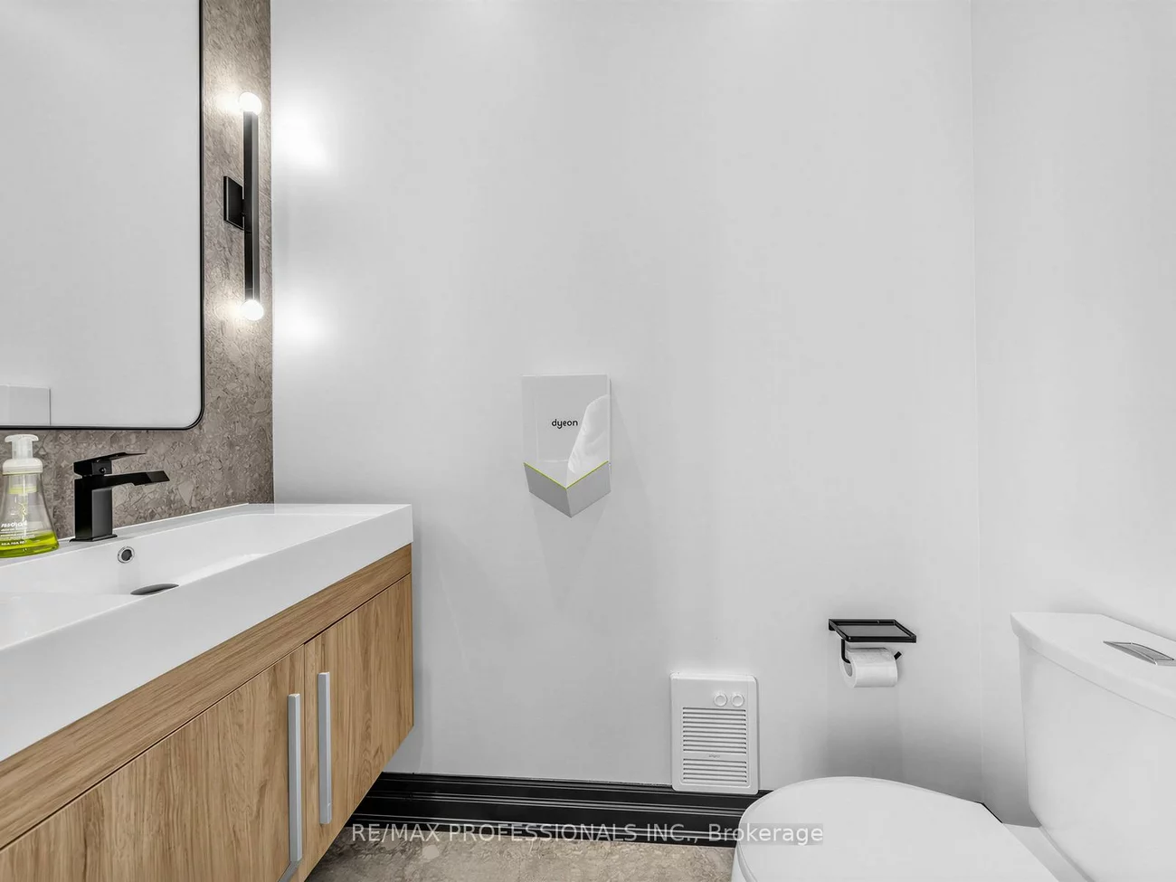 70, Jutland, Islington-City Centre West, Toronto