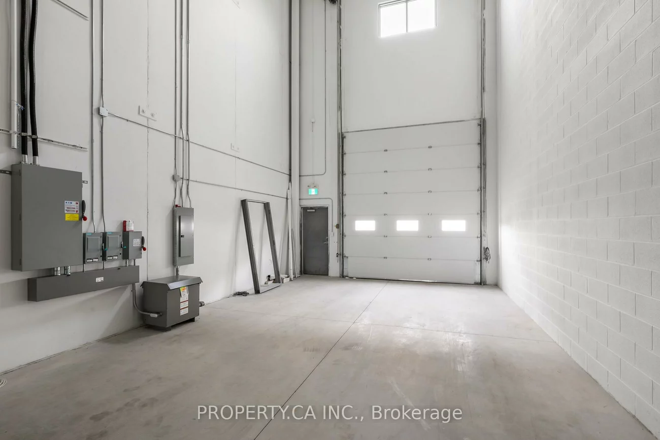 111, Steinway, West Humber-Clairville, Toronto