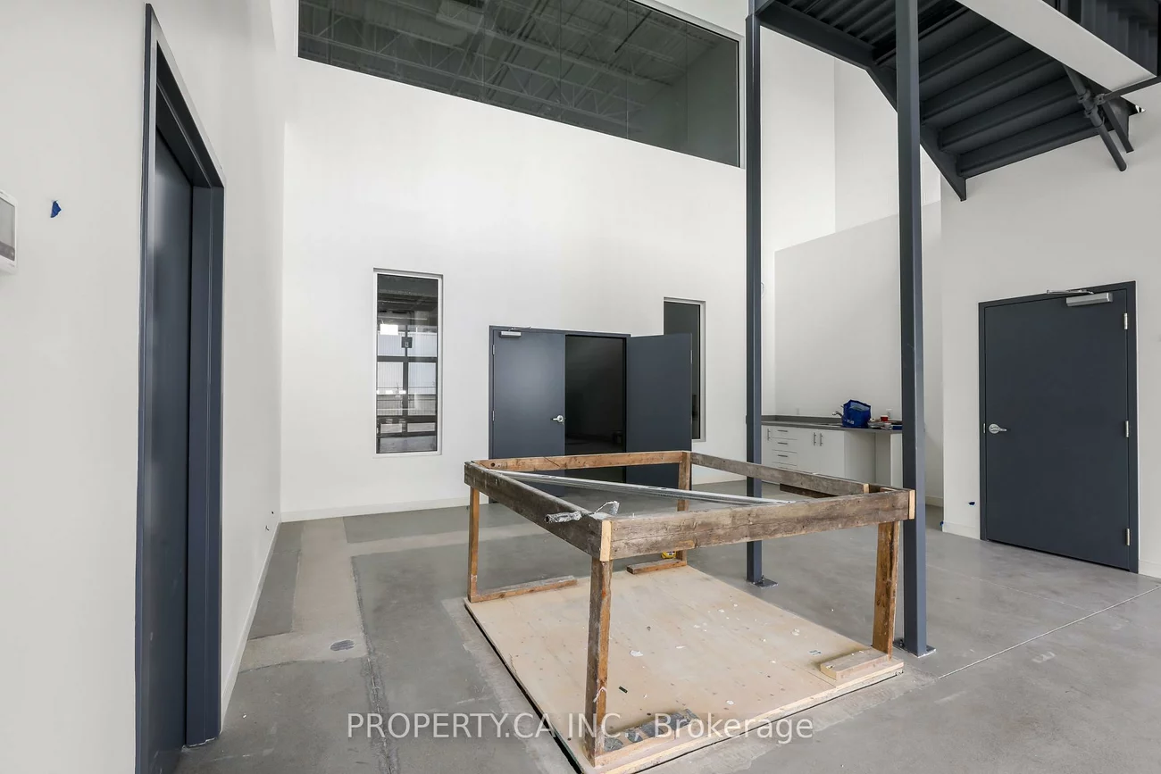 111, Steinway, West Humber-Clairville, Toronto