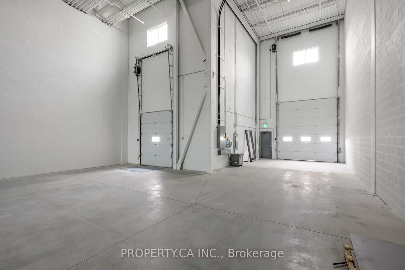 111, Steinway, West Humber-Clairville, Toronto