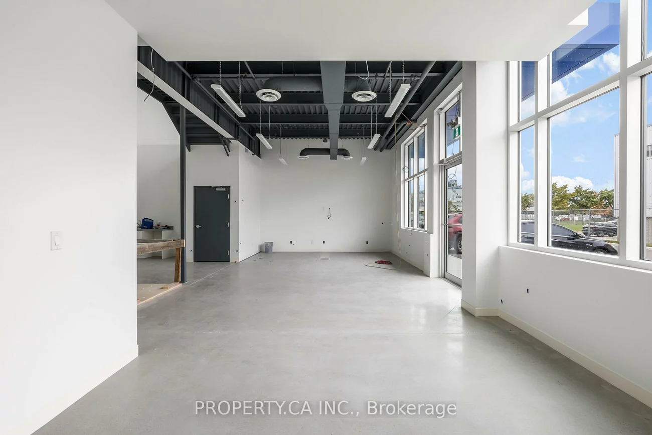 111, Steinway, West Humber-Clairville, Toronto