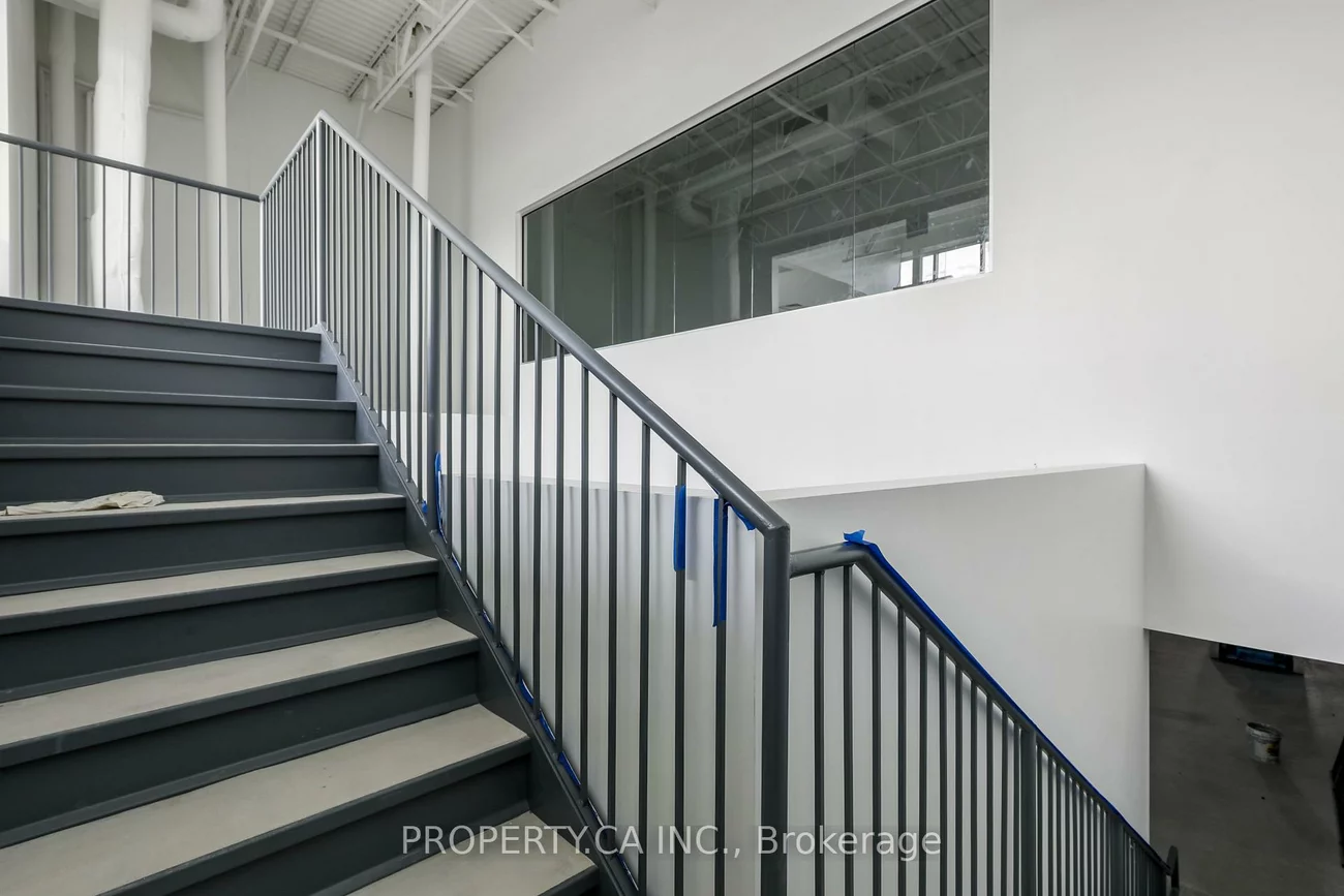 111, Steinway, West Humber-Clairville, Toronto