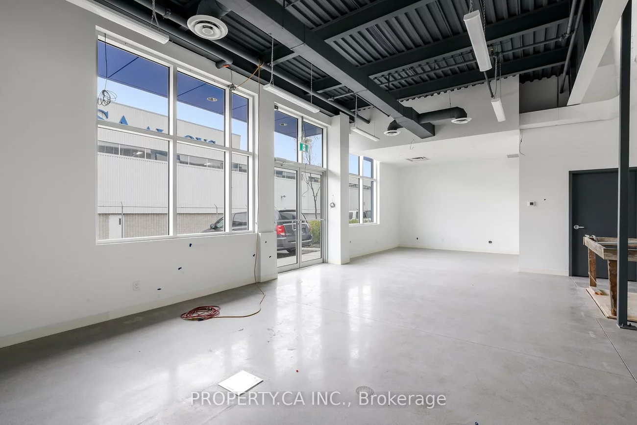 111, Steinway, West Humber-Clairville, Toronto