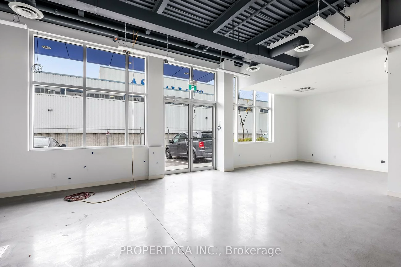 111, Steinway, West Humber-Clairville, Toronto