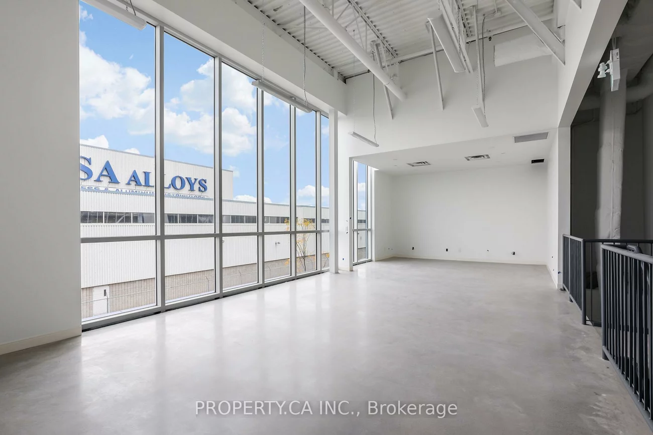 111, Steinway, West Humber-Clairville, Toronto