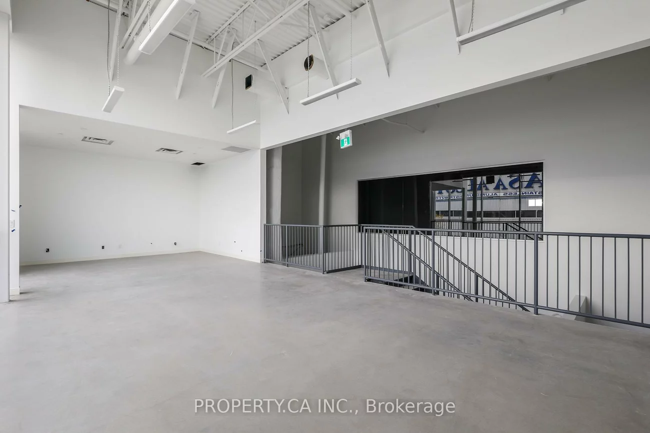 111, Steinway, West Humber-Clairville, Toronto