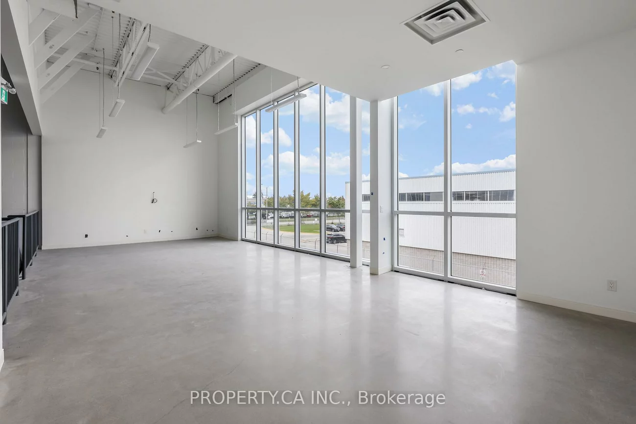 111, Steinway, West Humber-Clairville, Toronto