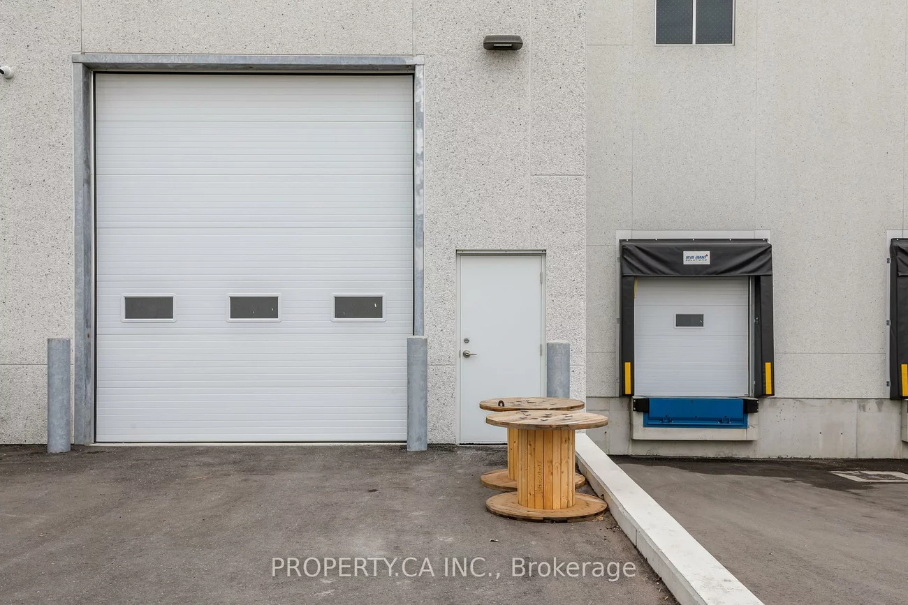 111, Steinway, West Humber-Clairville, Toronto