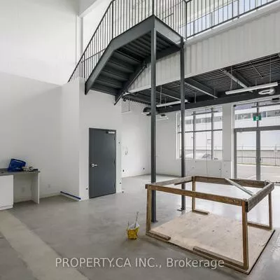 111, Steinway, West Humber-Clairville, Toronto