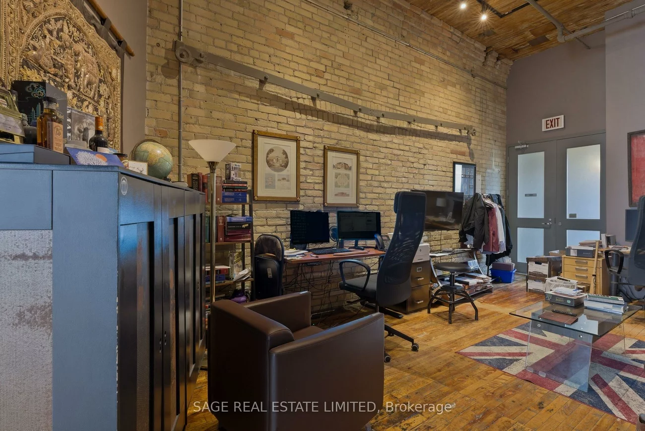 25, Morrow, Roncesvalles, Toronto