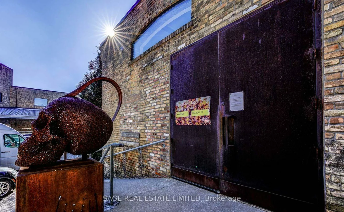 25, Morrow, Roncesvalles, Toronto