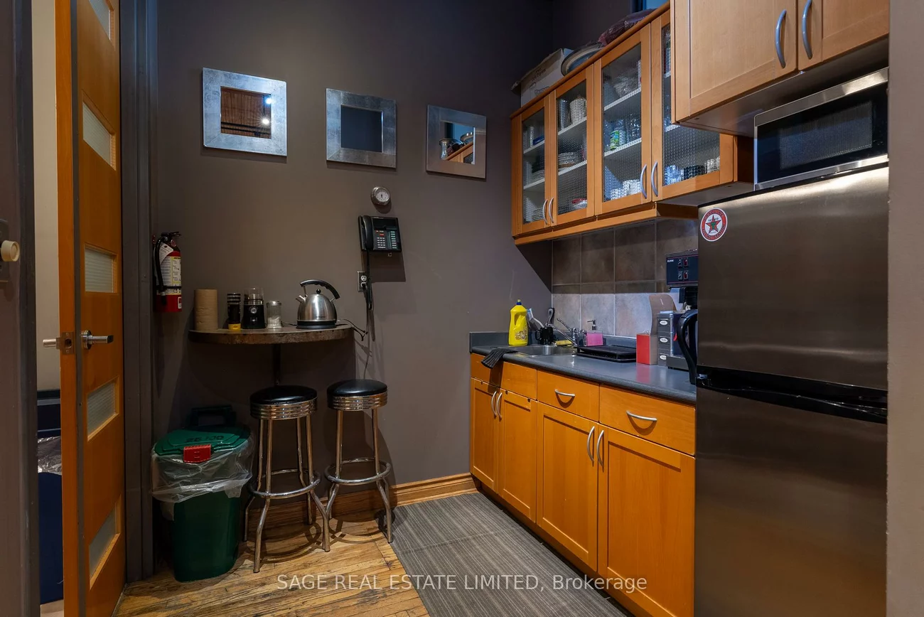 25, Morrow, Roncesvalles, Toronto