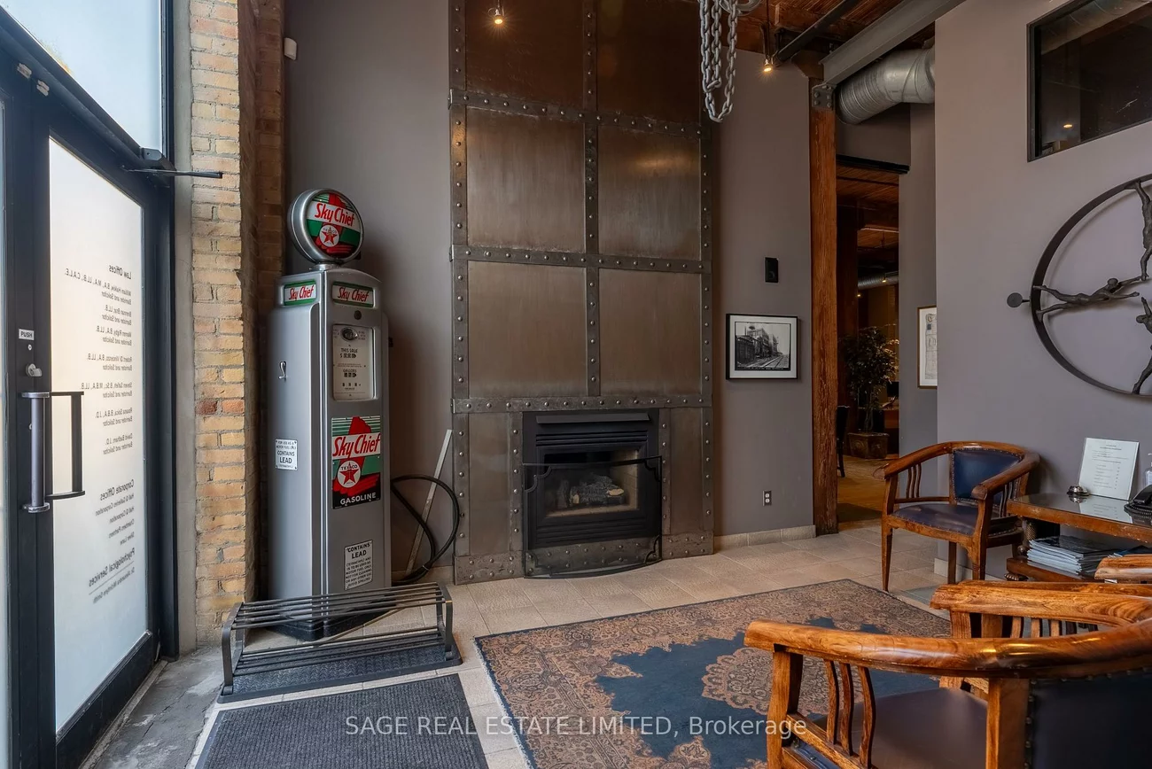 25, Morrow, Roncesvalles, Toronto
