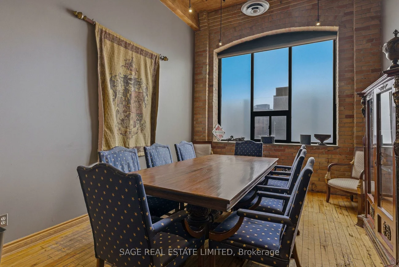 25, Morrow, Roncesvalles, Toronto