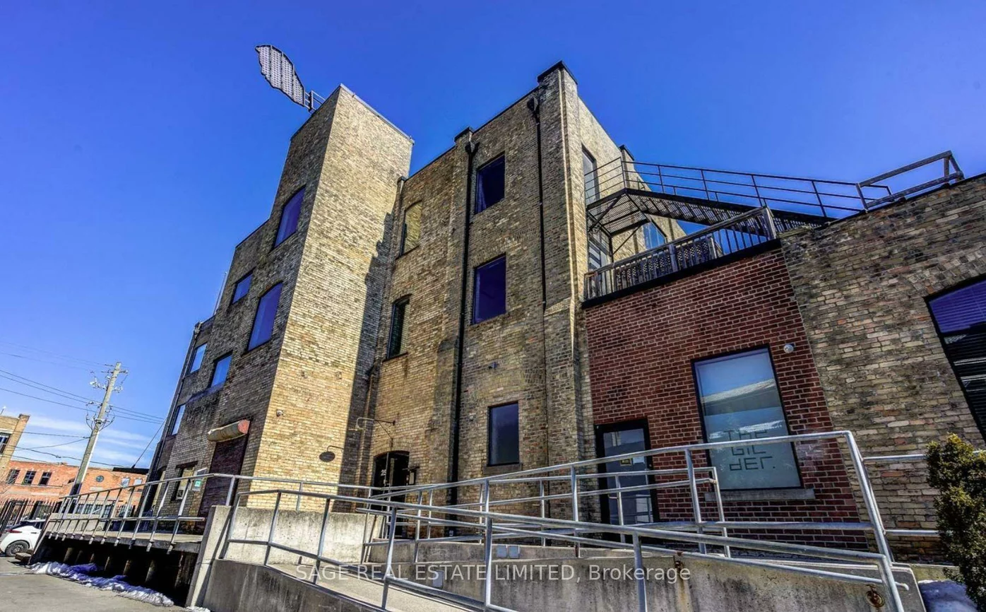 25, Morrow, Roncesvalles, Toronto