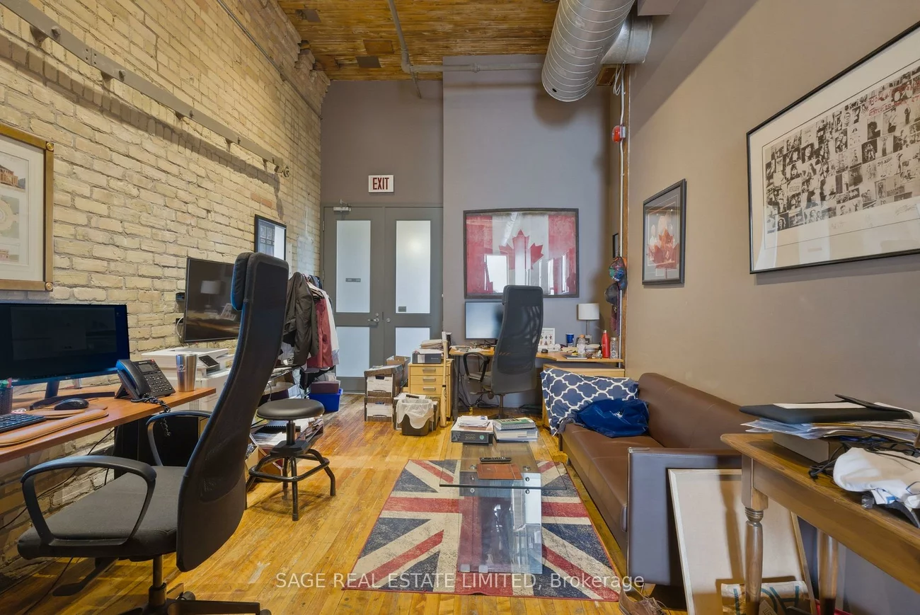 25, Morrow, Roncesvalles, Toronto