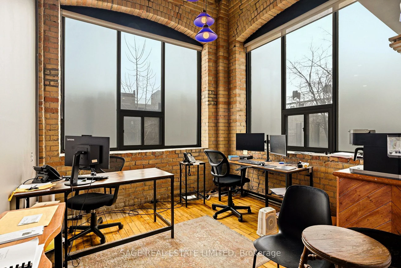 25, Morrow, Roncesvalles, Toronto