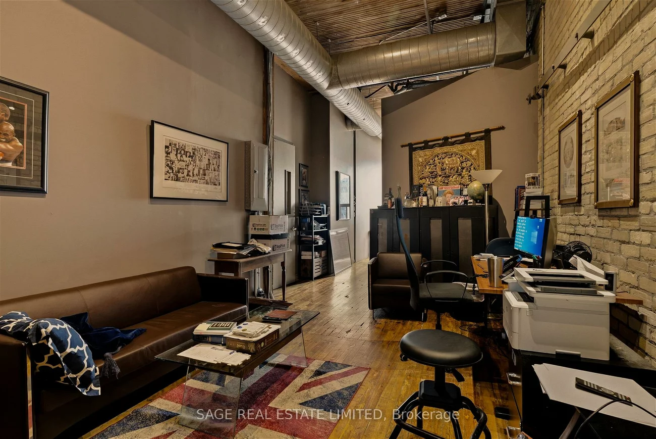 25, Morrow, Roncesvalles, Toronto