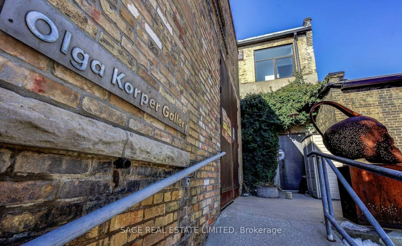 25, Morrow, Roncesvalles, Toronto