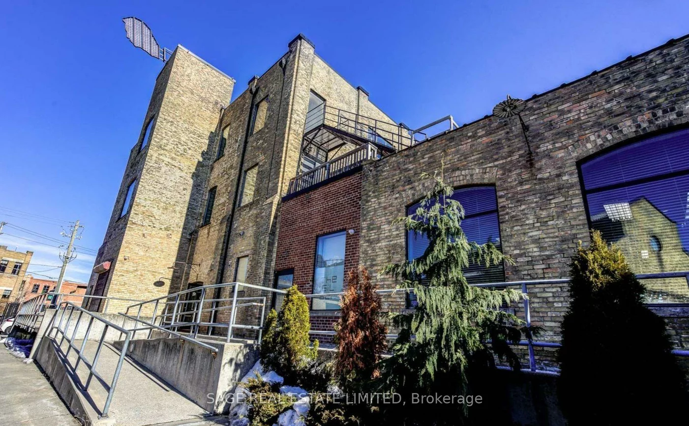 25, Morrow, Roncesvalles, Toronto