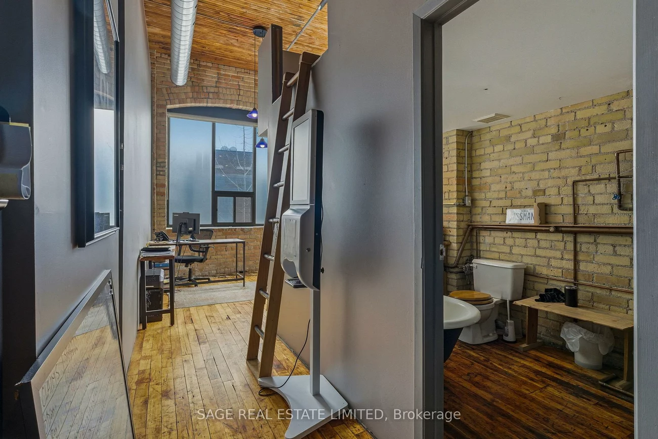 25, Morrow, Roncesvalles, Toronto