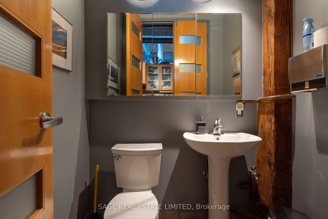 25, Morrow, Roncesvalles, Toronto