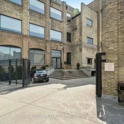 25, Morrow, Roncesvalles, Toronto