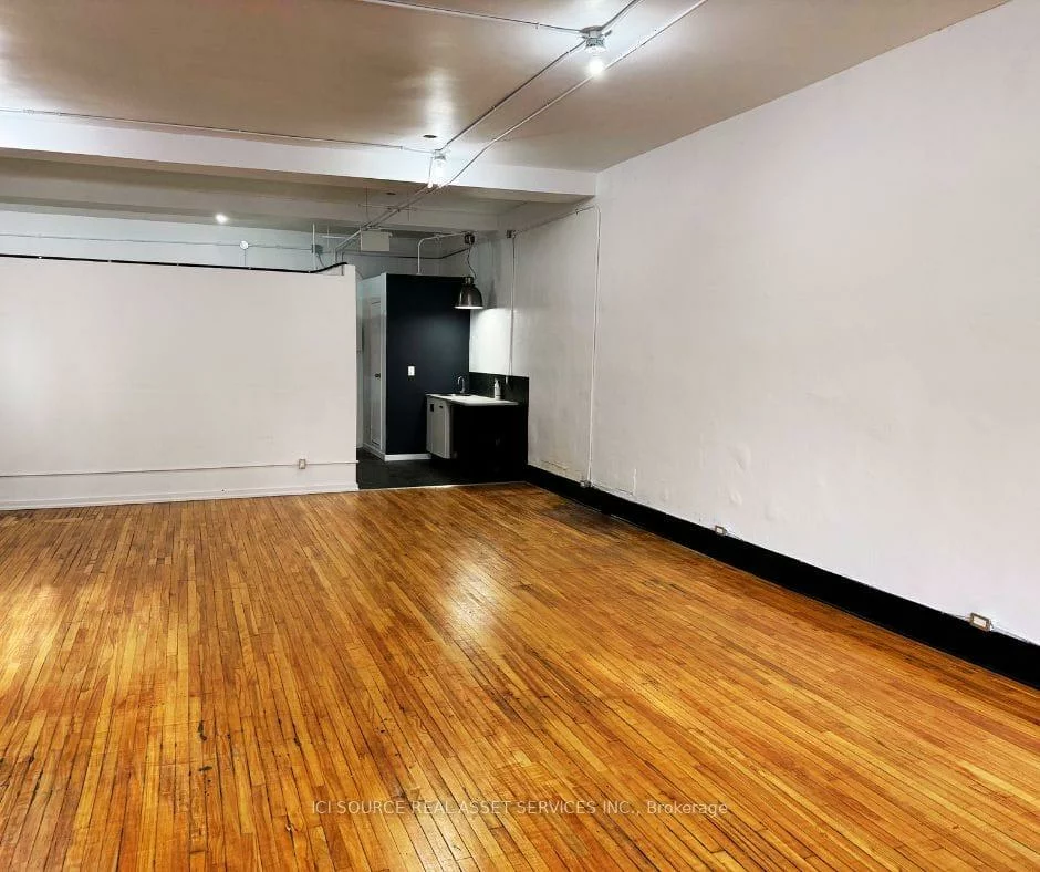 3097, Dundas, Junction Area, Toronto
