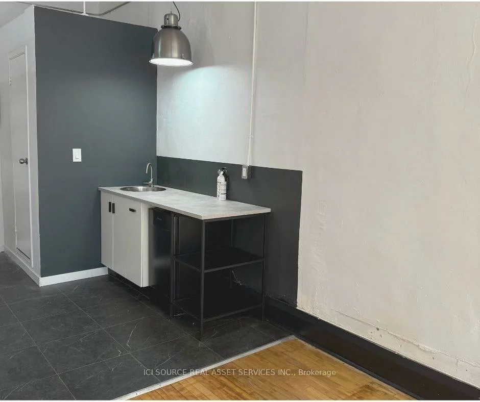 3097, Dundas, Junction Area, Toronto