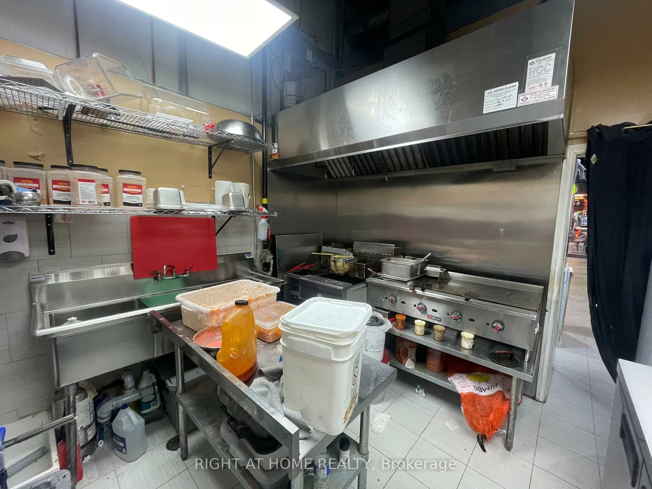16, Mallard, Banbury-Don Mills, Toronto