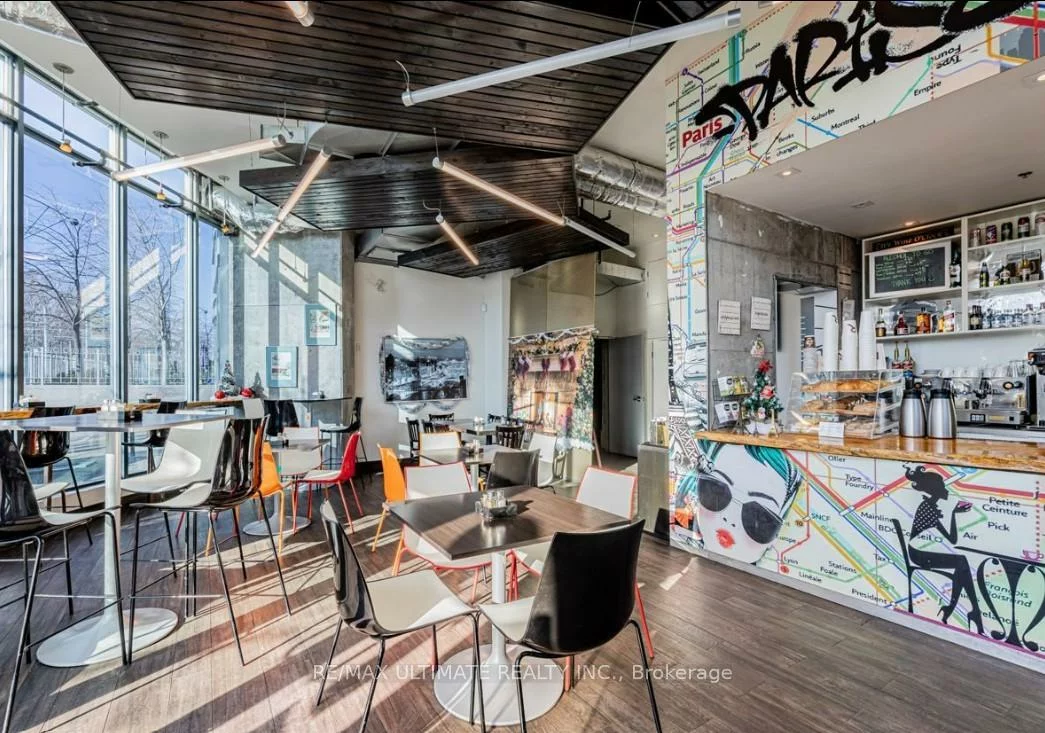 215, Fort York, Waterfront Communities C1, Toronto