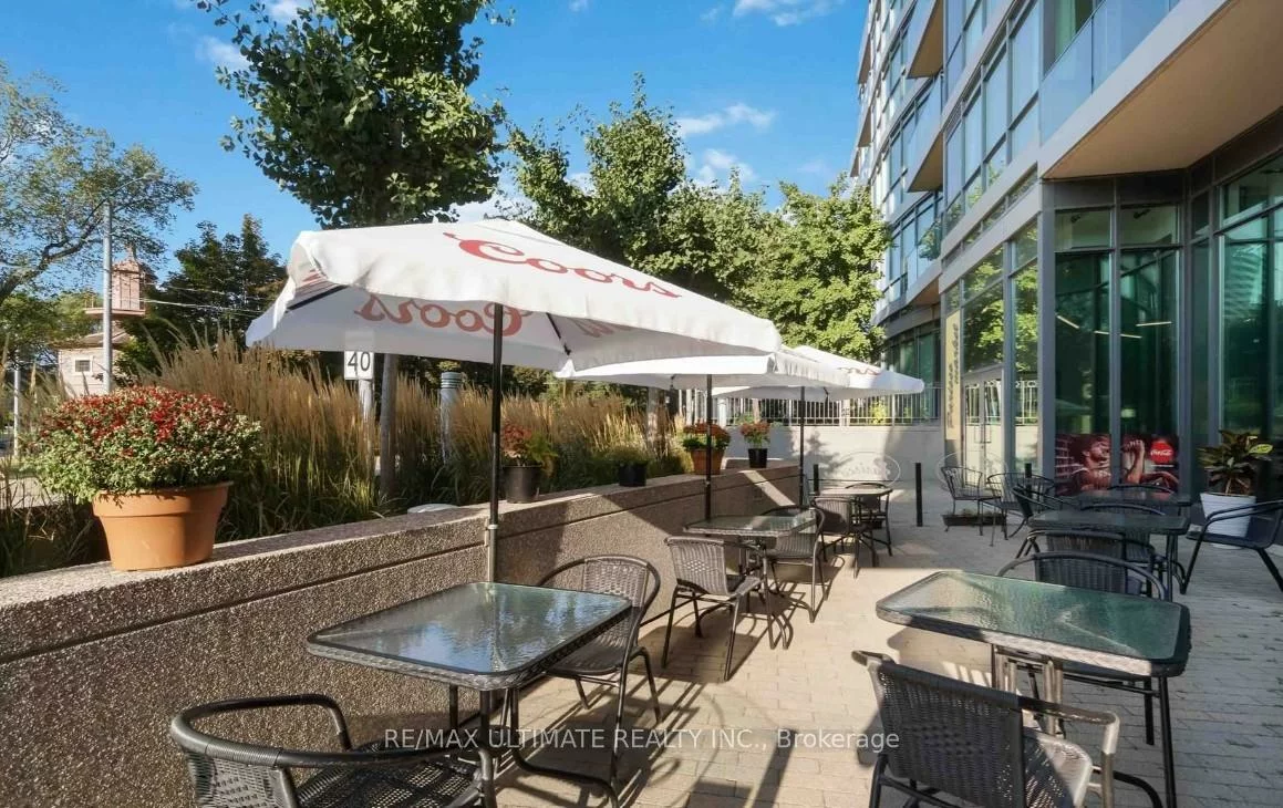 215, Fort York, Waterfront Communities C1, Toronto