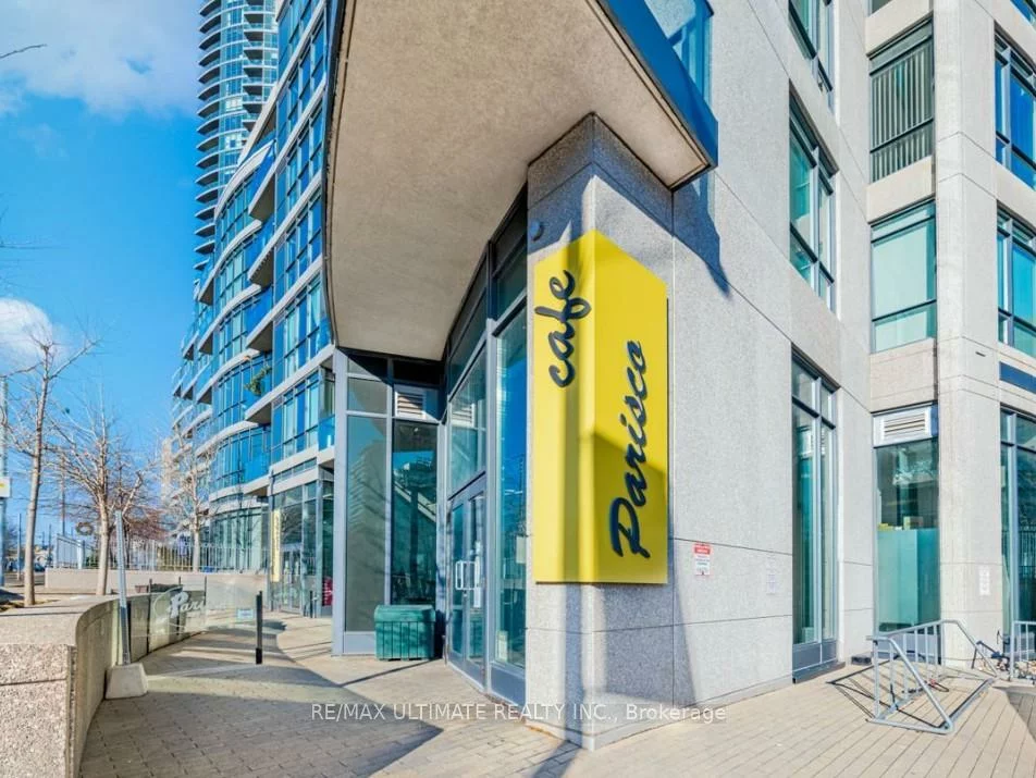 215, Fort York, Waterfront Communities C1, Toronto