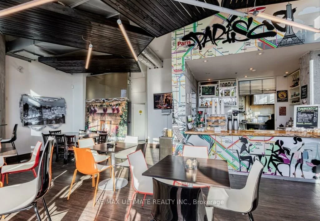 215, Fort York, Waterfront Communities C1, Toronto