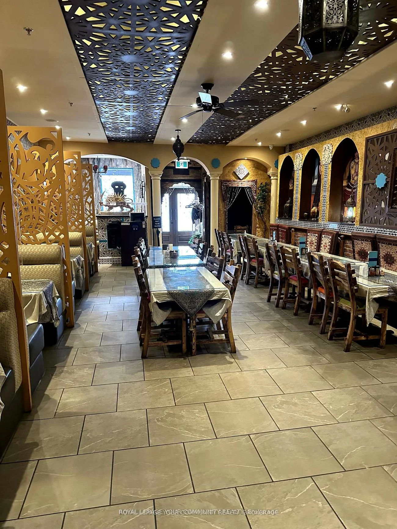 865, York Mills, Banbury-Don Mills, Toronto