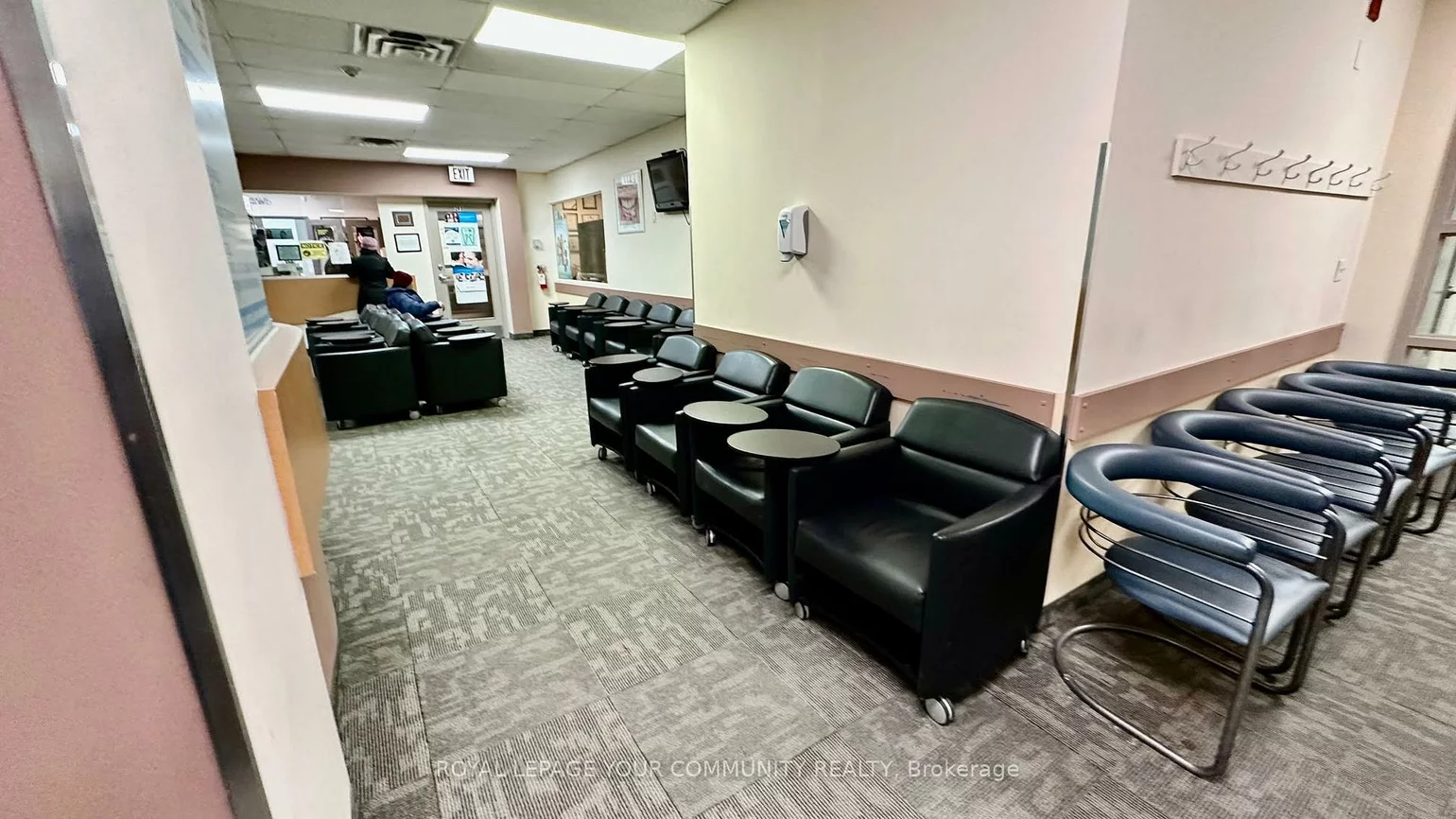 80, Finch, Newtonbrook West, Toronto