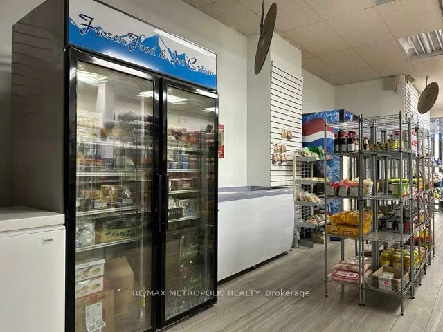 5995, Bathurst, Newtonbrook West, Toronto