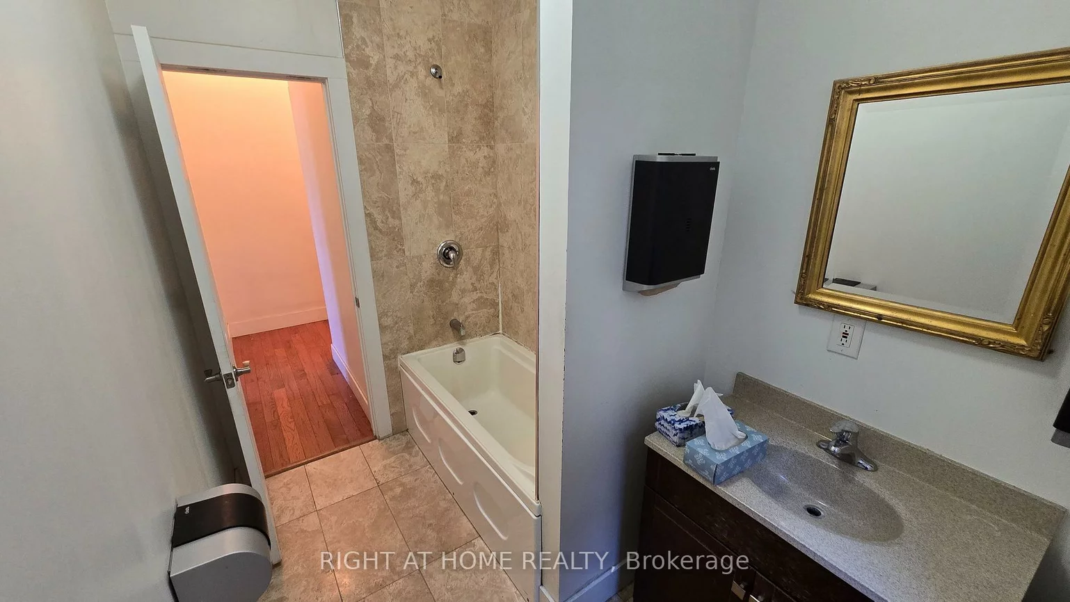 284, Avenue, Casa Loma, Toronto