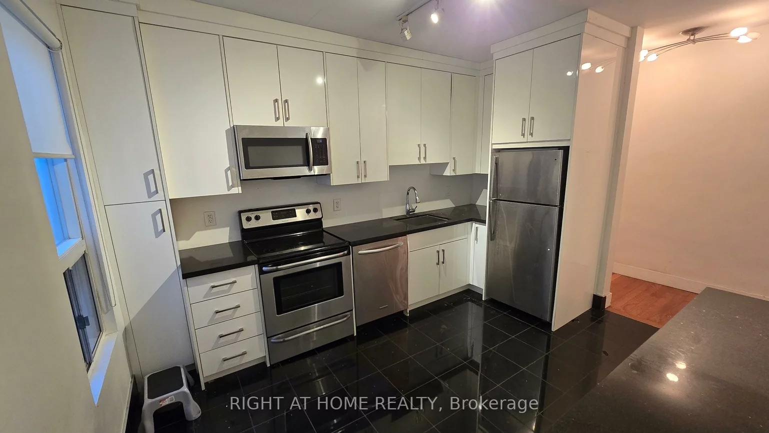 284, Avenue, Casa Loma, Toronto
