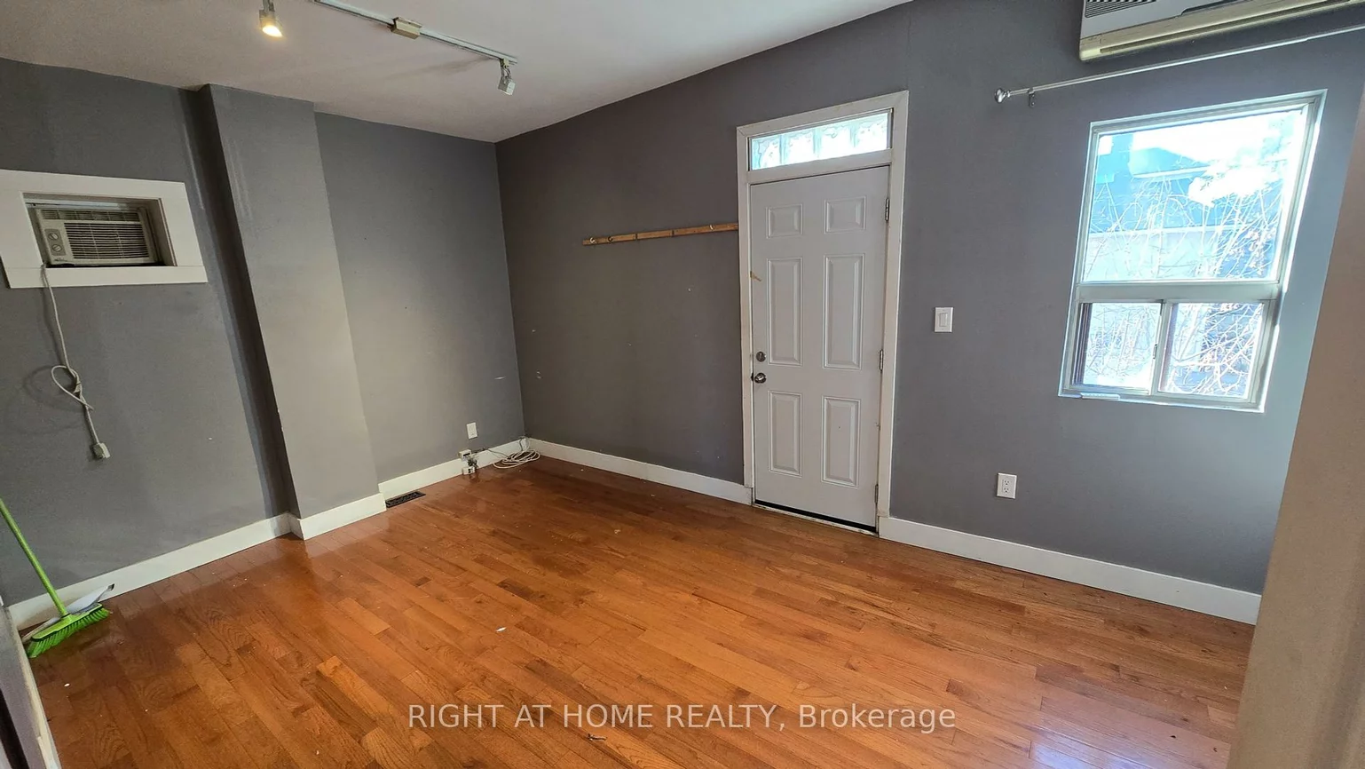 284, Avenue, Casa Loma, Toronto