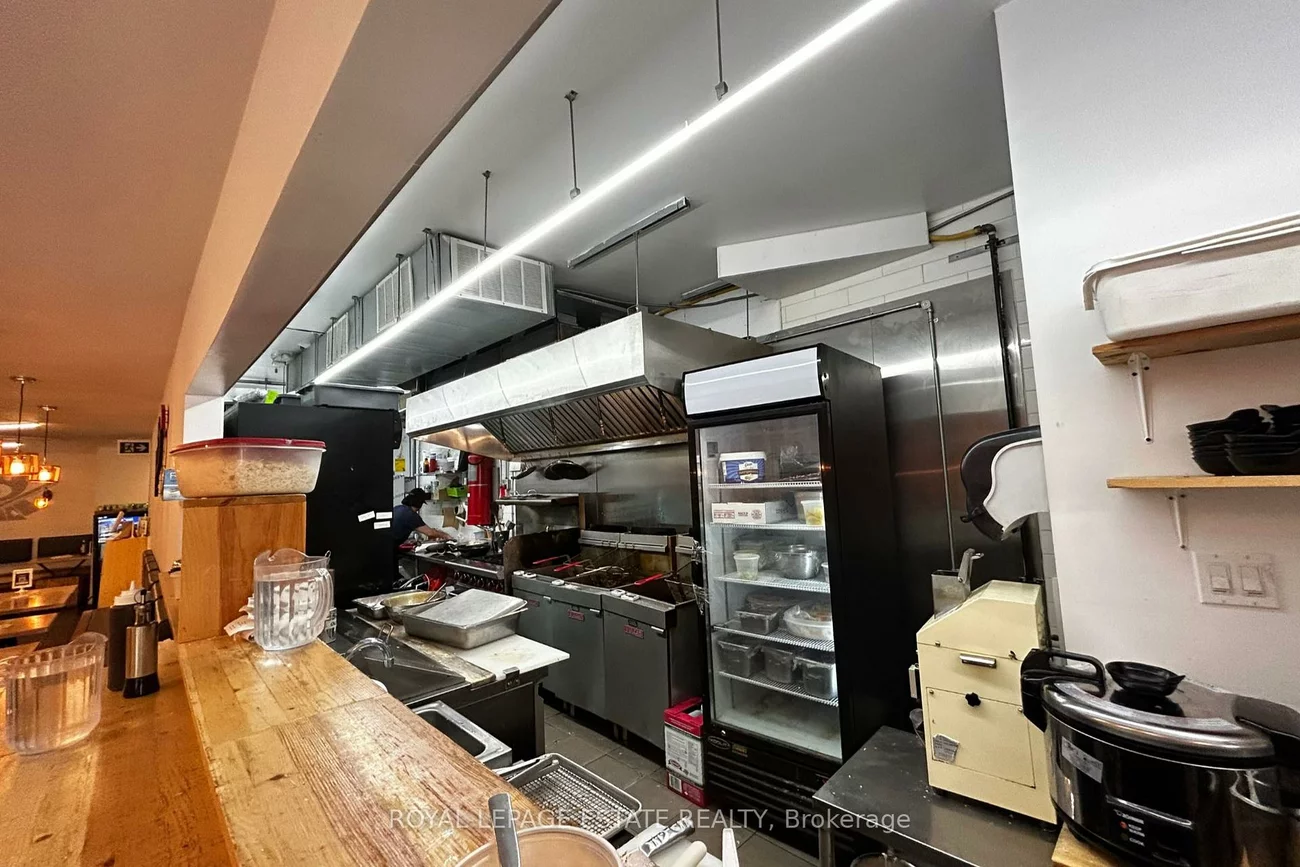 4895, Yonge, Willowdale East, Toronto